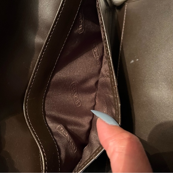 Coach Signature Wallet - Picture 6 of 9